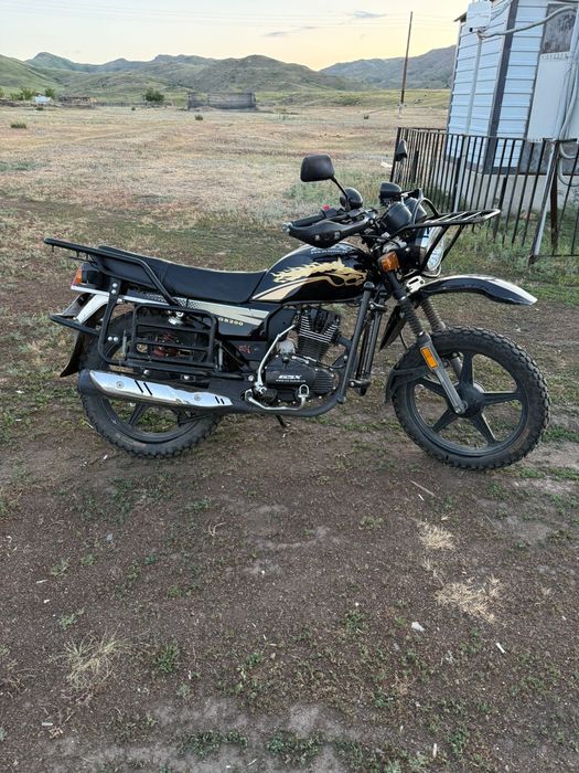 Продам мотоцикл сузики куб 200