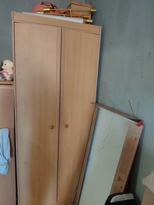 Продам шкаф платяной