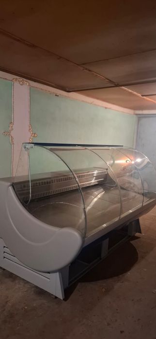 Холодильник витринный