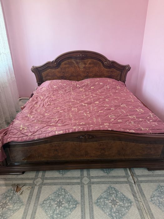 Продам гарнитур спальный