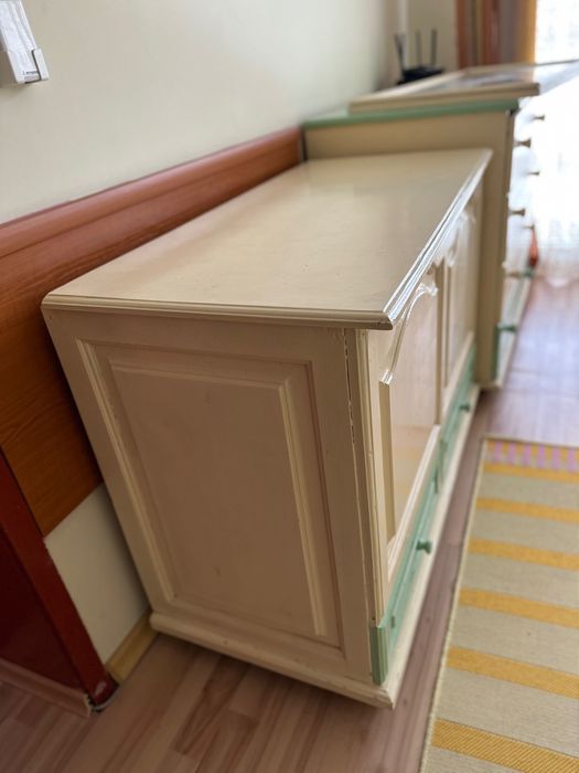 Мебели обзавеждане за детска стая - легла, гардероб, скрин, ракла,бюро