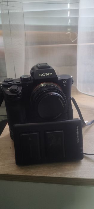 Sony A7 II с обектив ttartisan 50mm f2 и батериен грип