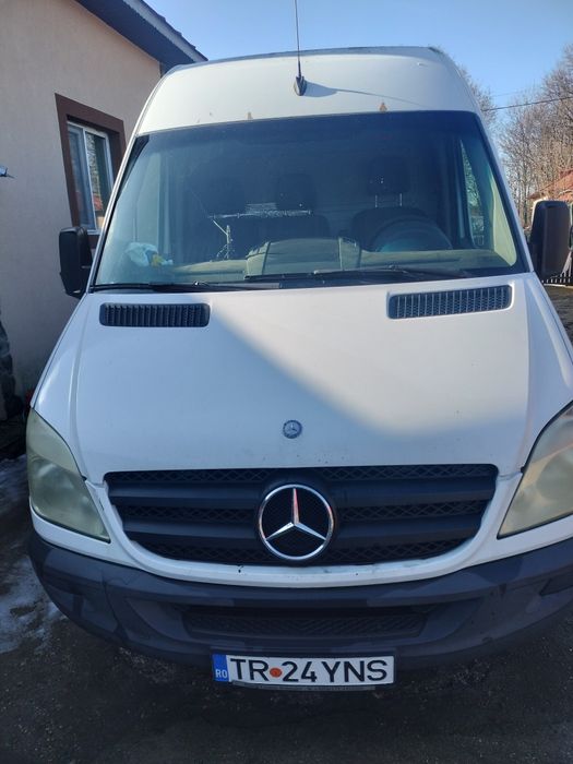 Vând Mercedes  - Benz Sprinter 209