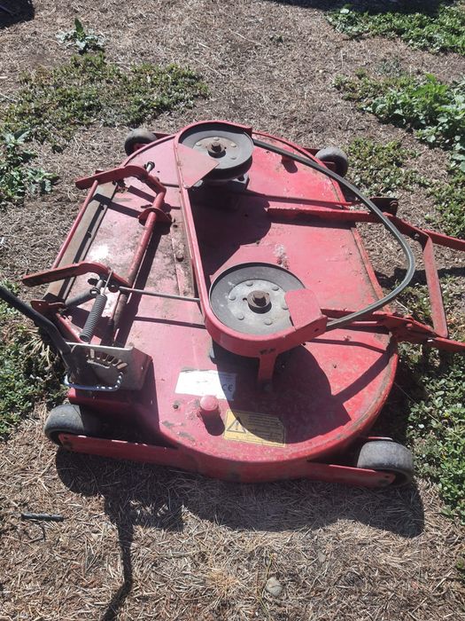 Masa de taiere pentru tractoras gazon