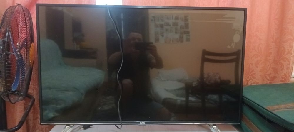 Продаю телевизор Artel на запчасти