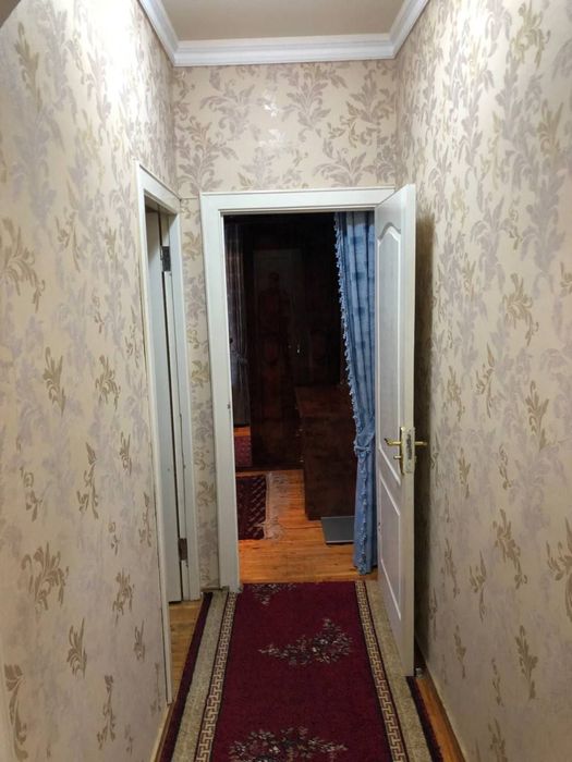 Yunusobod 4 kvartal uy sotiladi