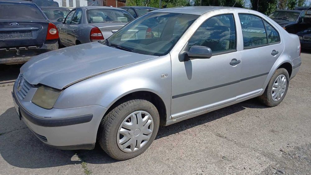 Dezmembrez Skoda Octavia 1 -1.6 Benzina Din 2009 - BFQ