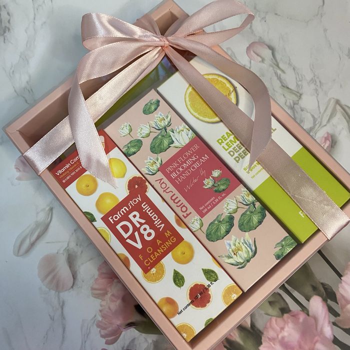 Подарок женщине на 8 марта