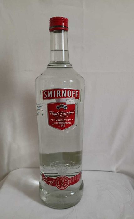 Бутылка из стекла .