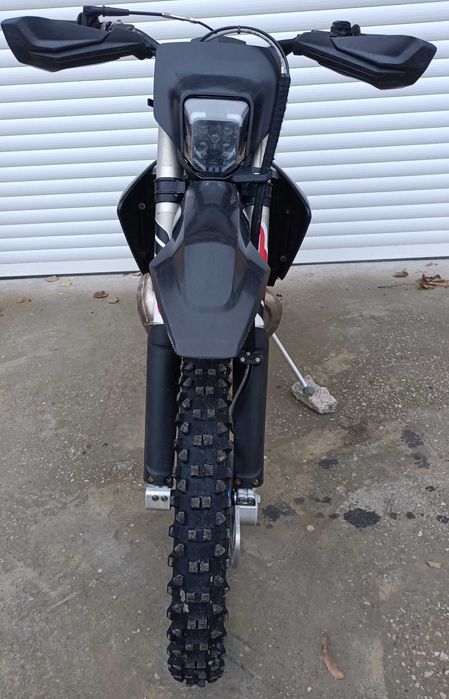 Husqvarna TE300 Регистриран