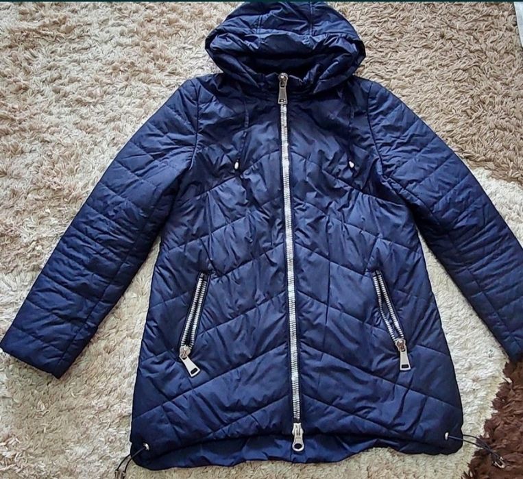 Продам демисезонную куртку 46р