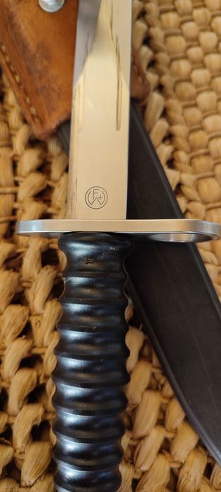 Швейцарски щик с лопус