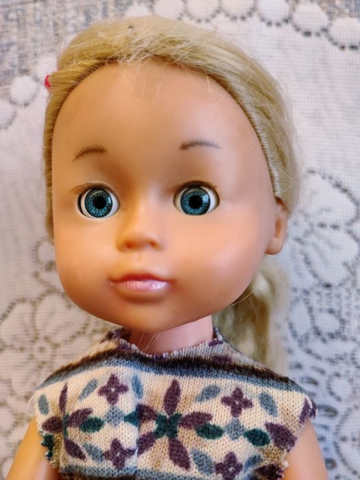 Красивая куколка с ресничками,с номером.