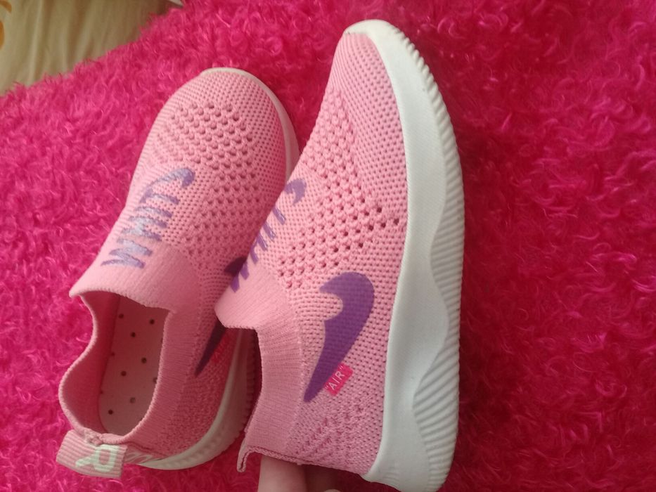 Продам обувь на девочку 22 размер