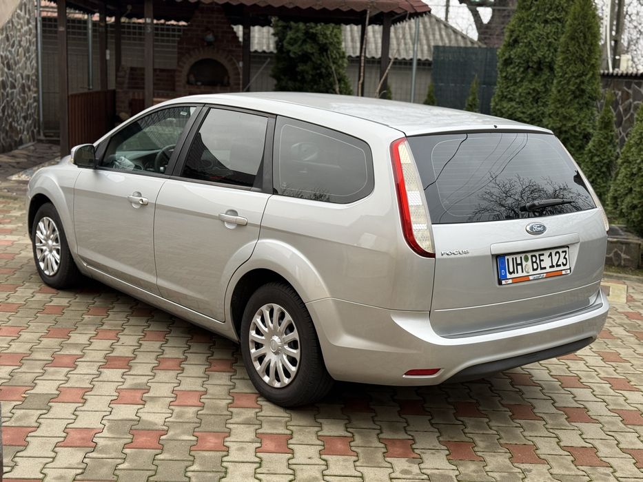 Ford Focus 1.6 benzina/ euro 5/ dublu clima/ scaun electric/ Germania