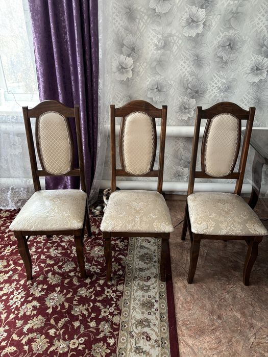 Продам стол со стульями в комплекте