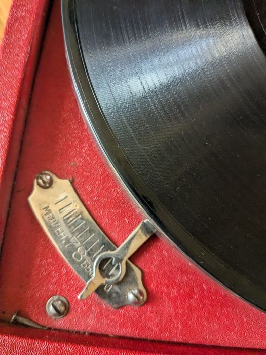 Патефон ( проигрыватель) 50-60 годов