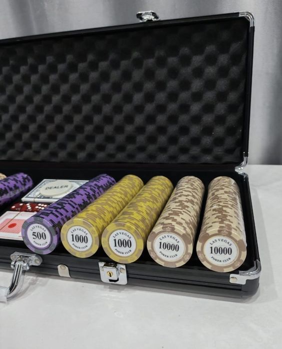Покер фишки 500 с номиналом Премиум в черном кейсе