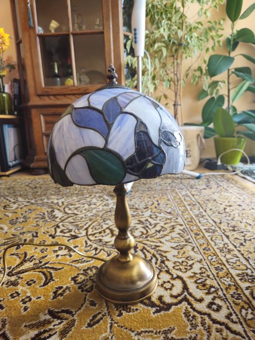 Лампиони в стил Tiffany и антични фигури