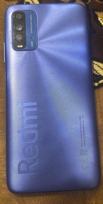 Два смартфона Samsung A02s и Redmi 9T