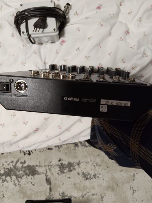 Vând Mixer Activ Yamaha