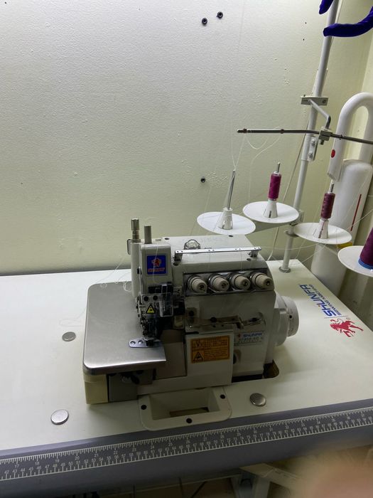 Срочно продам оверлог 5 нитка.