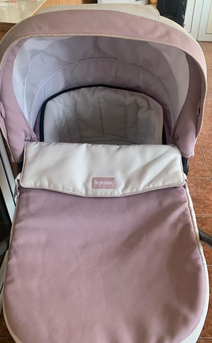 Vand Căruț  bebeluș .