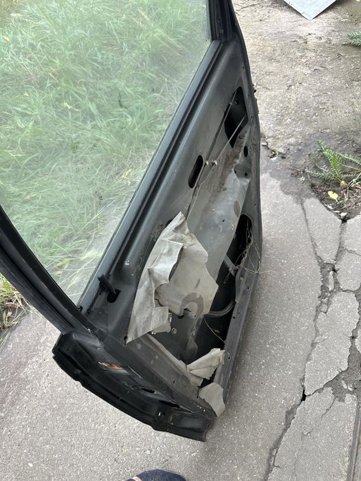 Дверь пассат б3, правая задняя.  Универсал