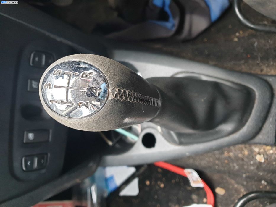 Nuca cu Manson in 5 Trepte de la Schimbator Trepte Viteze cu Uzura Dacia Logan 2 2012 - 2016 [Q0152]
