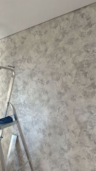 Клеим обои качественно