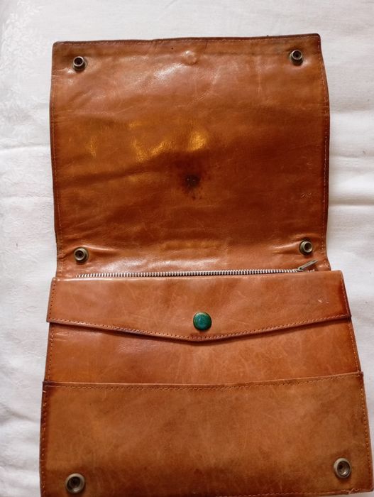 Geantă din piele de crocodil