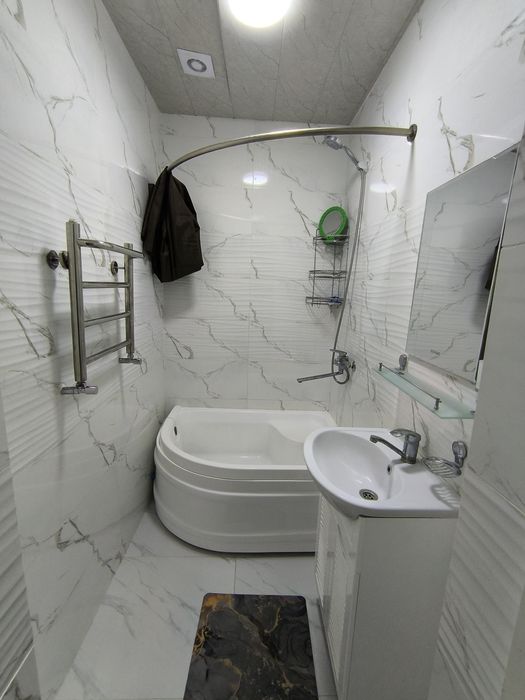 Продается квартира в самом центре Янгиюля (новостройка).