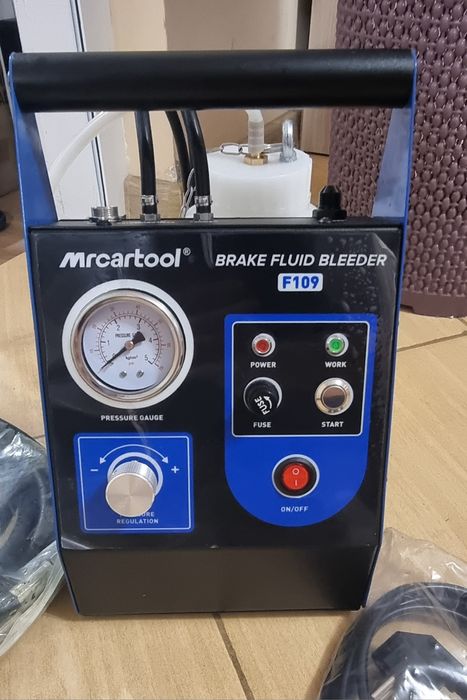 Комплект за автоматично обезвъздушаване на спирачки