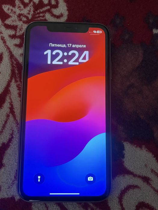 продам 11 айфон срочно