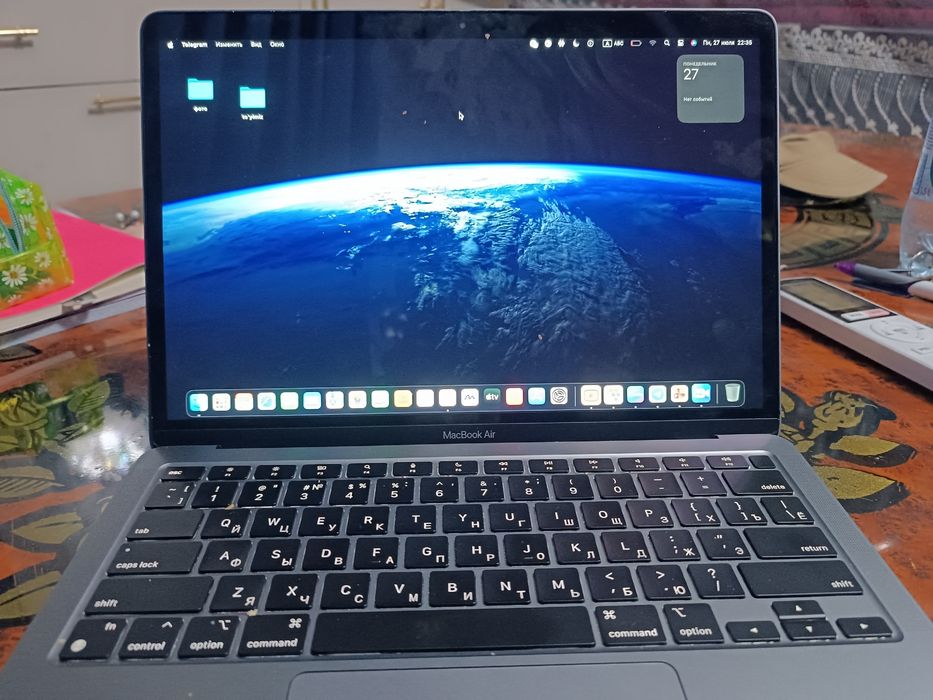 MacBook air 13 inch m1 8/256