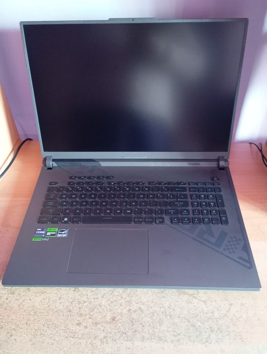 Laptop Asus ROG Strix G18 G814JI-N6070 defect service (fără SSD și cu 16 GB RAM DDR5) 2300lei