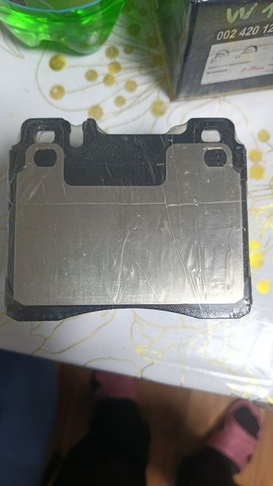 Тормозные колодки  на мерседес