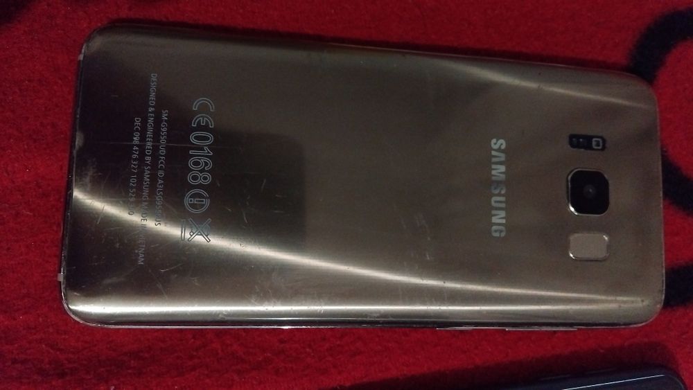 продават се мобилни телефони за части