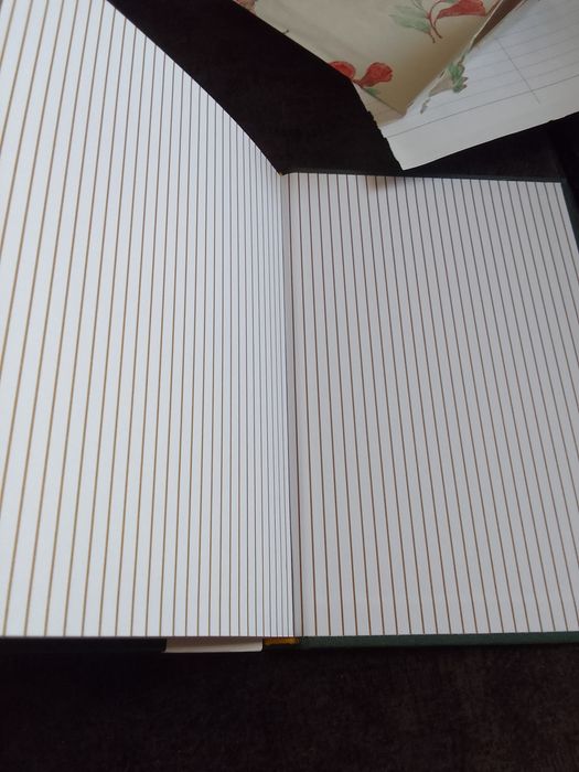 Тефтер с твърди корици