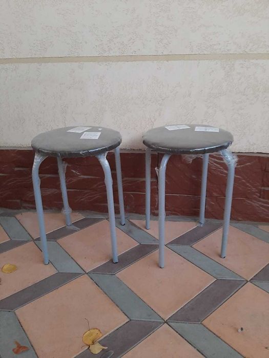 Стулья, табуретка