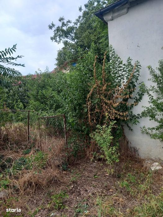 Casă detașată de 80 mp, acces asfaltic și teren 773 mp