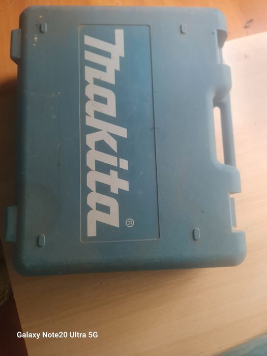 Vând Makita demolator