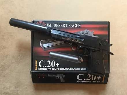 Airsoft metalic,celebrul HK USP,ideal in camping,sport,nou,bile.