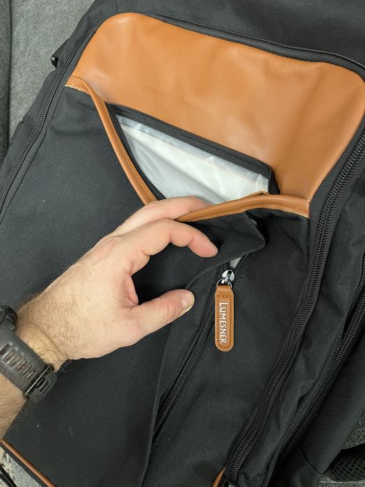 Ghiozdan pentru calatorit cu dimeniuni de 50×30×20 cm - cu extra pungi