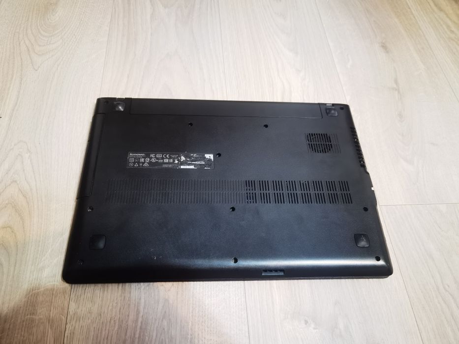 Laptop Lenovo IdeaPad 300
