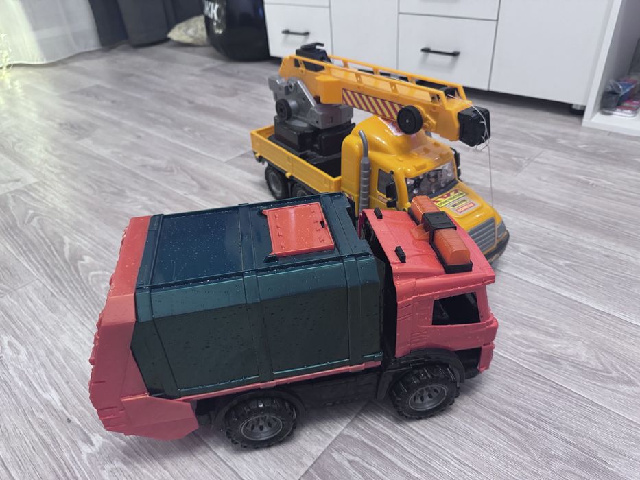 Продам машинки для мальчика