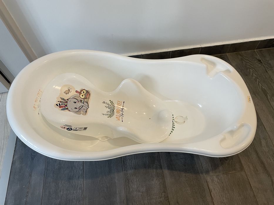 Вана за къпане на бебе със стойка