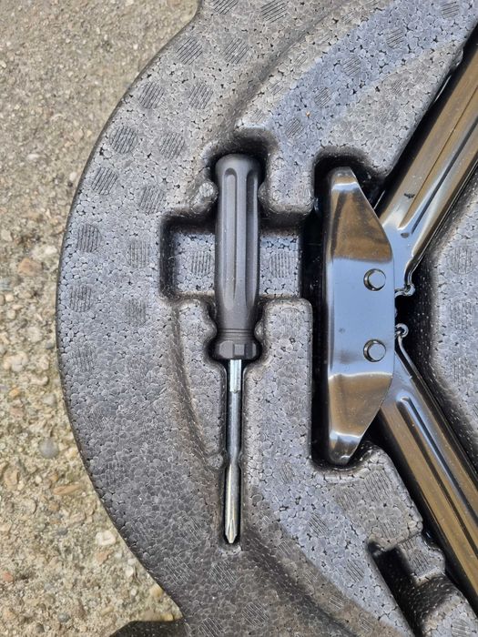 cric+kit pana Opel Astra K