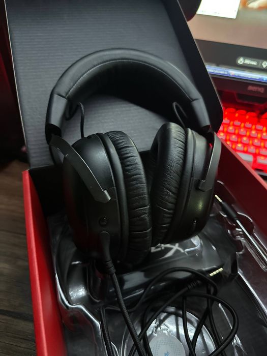 Продаются HyperX Cloud 3