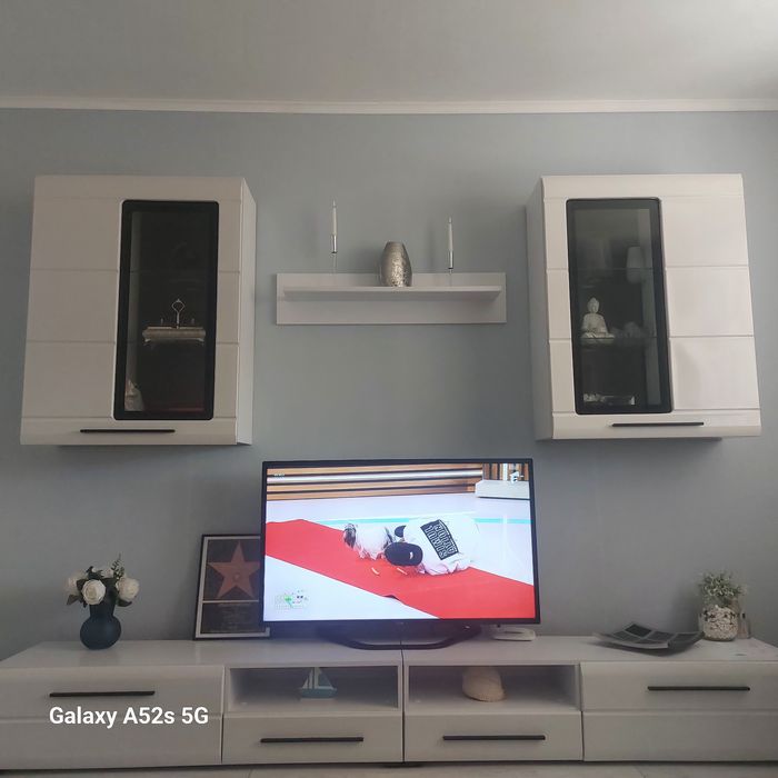 Mobila living alb lucios